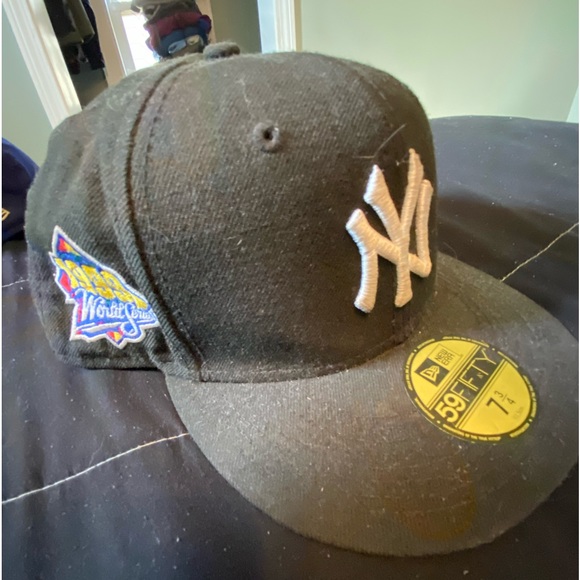 FITTED HATS - Picture 6 of 9